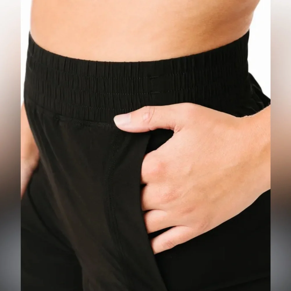 ZYIA work flow pants. Gaucho style. Nylon & spandex. Elastic waist. NWT. Size M - Picture 4 of 8